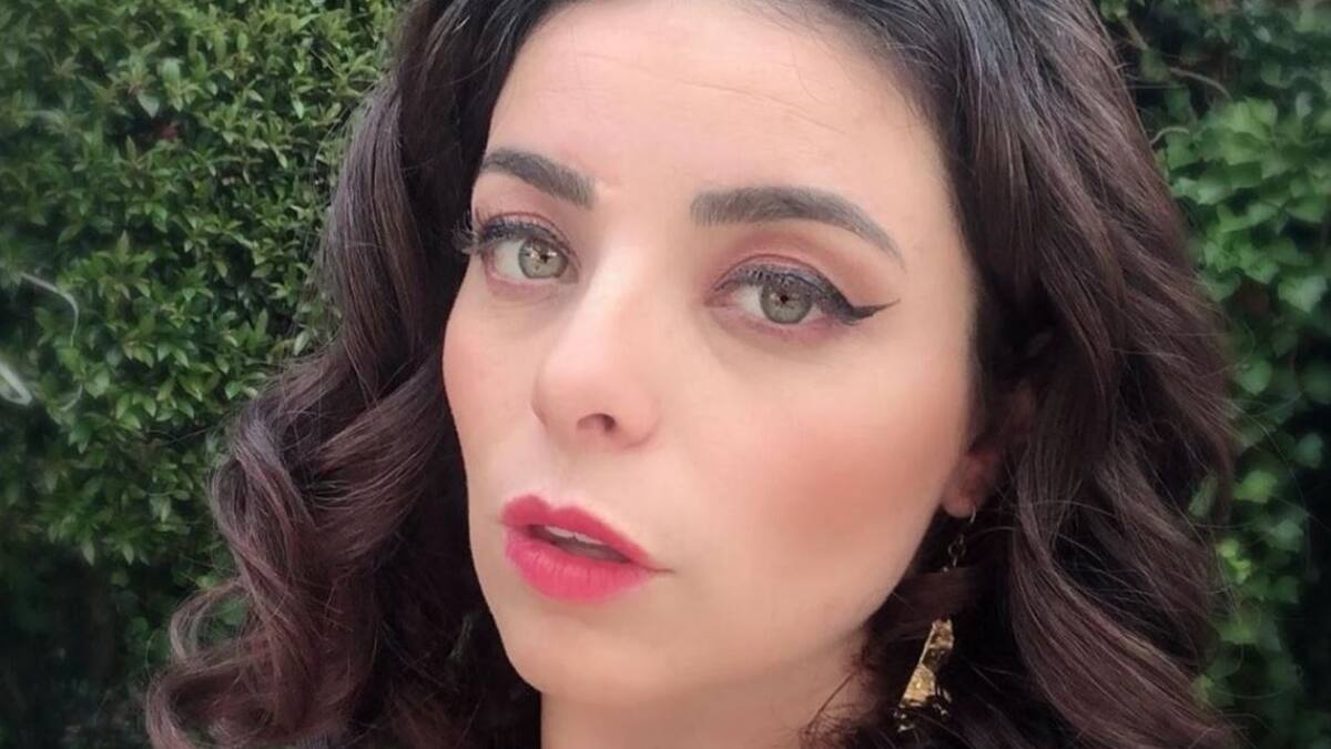 Violeta Isfel con lágrimas en los ojos, revela que fue diagnosticada con depresión