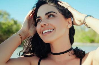 Livia Brito sube fotos suyas disfrutando de la playa: la vida es bella, dice