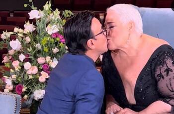 Lupita D'Alessio y Adal Ramones se besan en la boca sorpresivamente en una entrevista