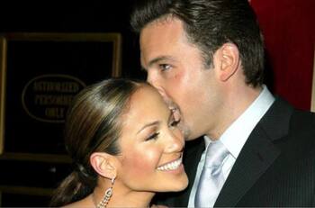 El beso de impacto entre JLo y Ben Affleck que se robó la MET Gala