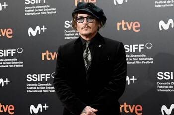 Johnny Depp hace frente a la polémica y es galardonado en San Sebastían
