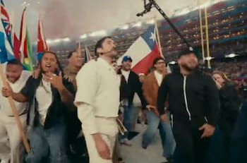 Así fue la mención de Bad Bunny a Chile y la inclusión de Pedro Pascal en el show del medio tiempo del Super Bowl