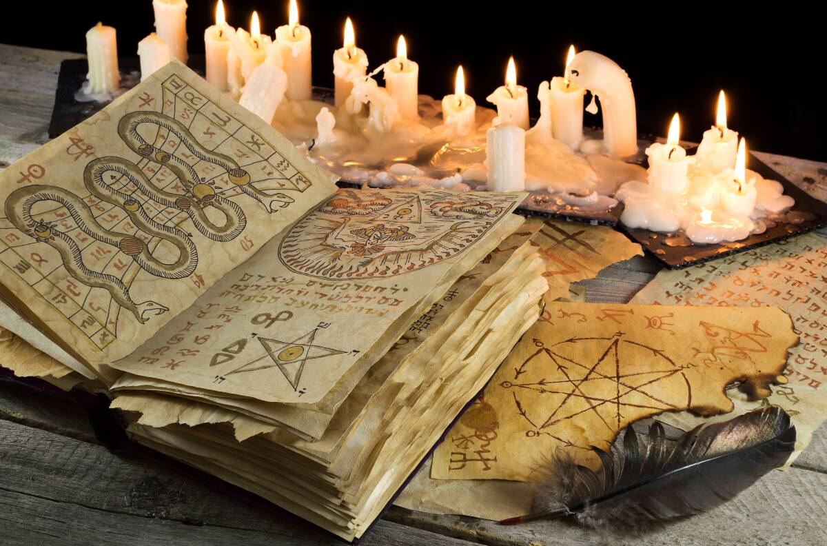 ¿Te atreves a leerlos? Estos son 5 libros que hablan de magia oscura y demonios