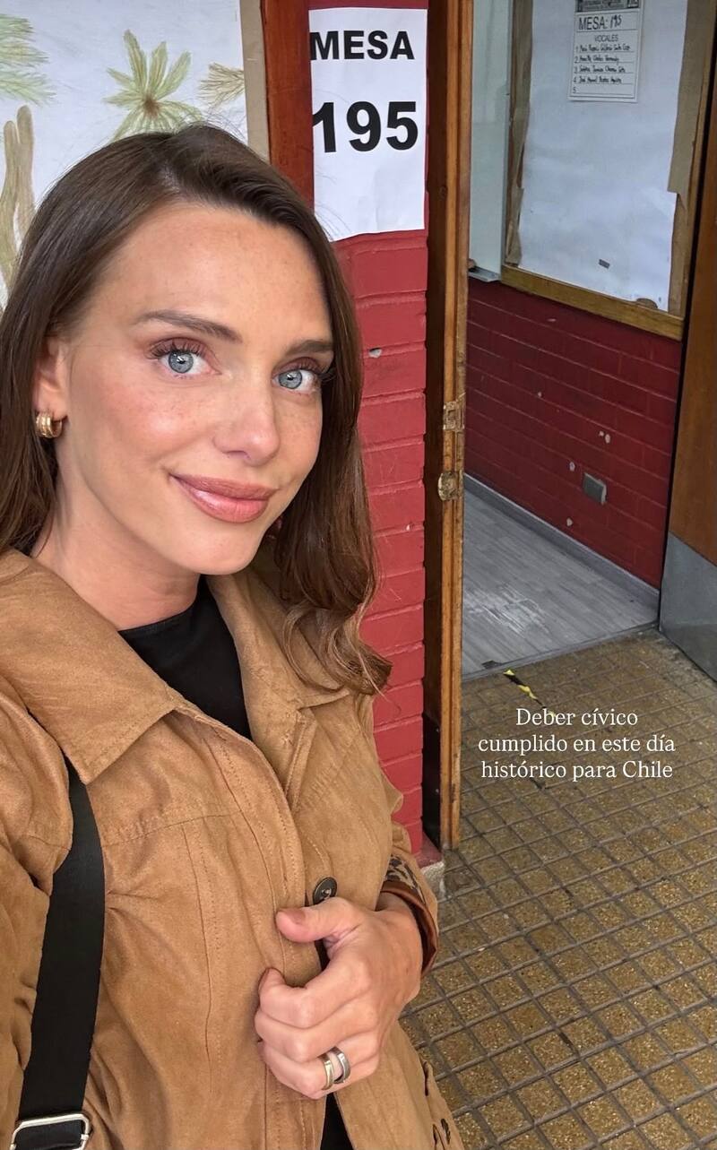 La animadora ya fue a votar.