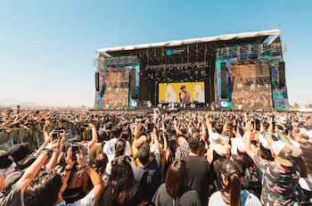 "La más ordinaria de la historia": Furia en redes sociales por problemas en el streaming de Lollapalooza 2023