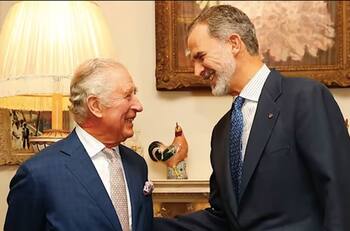 La primera reunión del Rey Felipe con Carlos de Inglaterra como Rey