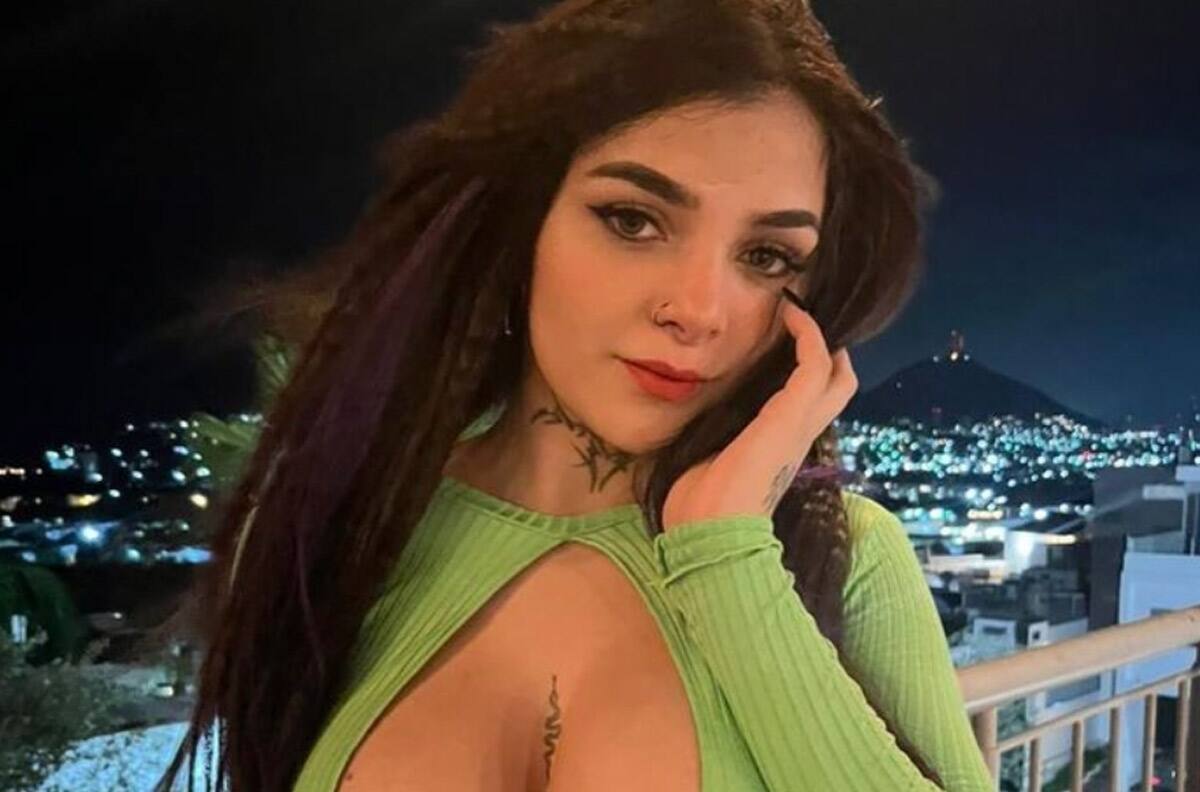 "¿Esta vieja qué se cree?": Corren a Karely Ruiz de mercado por intentar vender su ropa usada