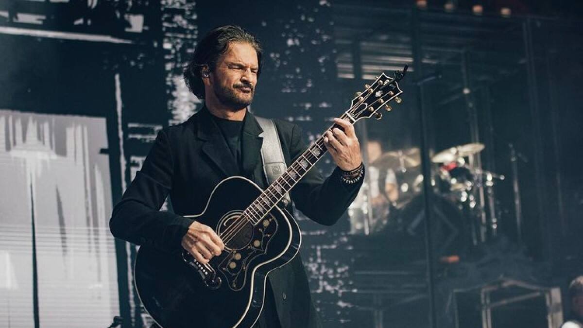 Ricardo Arjona sorprende con inesperado palomazo en un tren en Perú