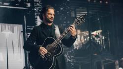 Ricardo Arjona sorprende con inesperado palomazo en un tren en Perú