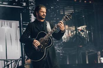 Ricardo Arjona sorprende con inesperado palomazo en un tren en Perú