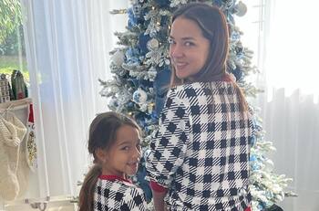 El look navideño de Adamari López y su hija Alaïa