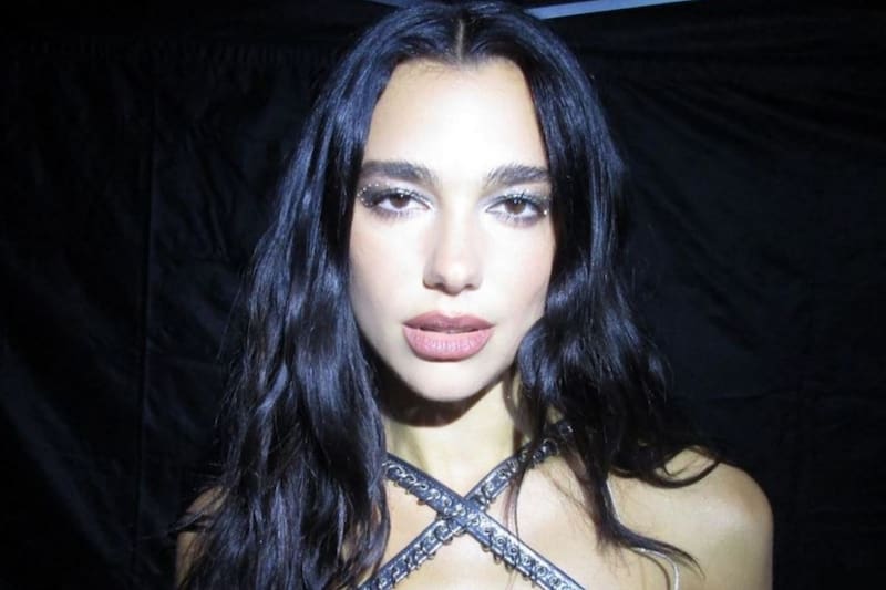 Dua Lipa La cantante británica se volvió tendencia en redes sociales por su peculiar estilo al bailar - Créditos: Instagram @dualipa