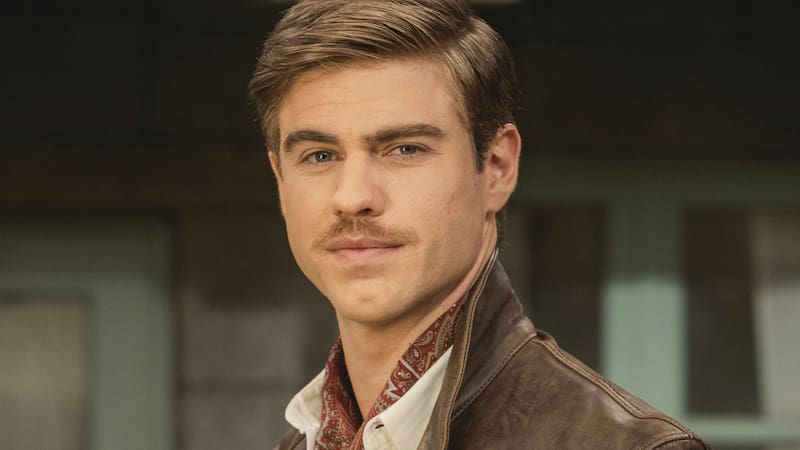 El actor español actuó en El Secreto del Puente Viejo, la exitosa serie de la TV en España.