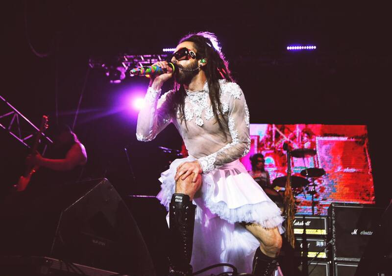 Luego de 20 años, el cantante le dice adiós a su alter ego, Bryan Amadeus. Créditos: TWITTER