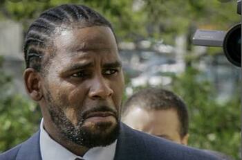 El rapero R. Kelly podría pasar más de 25 años de cárcel por crimen organizado y tráfico sexual