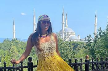 Galilea Montijo se da lujosas vacaciones en familia y hasta carga con la ex de su esposo