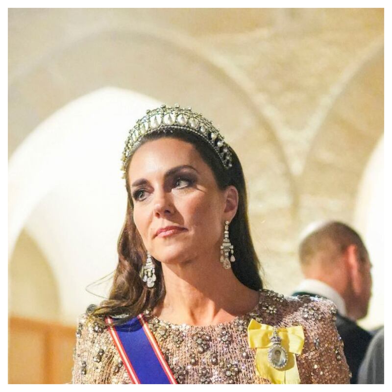 Kate Middleton con la tiara de Lady Di en la boda real del año en Jordania.