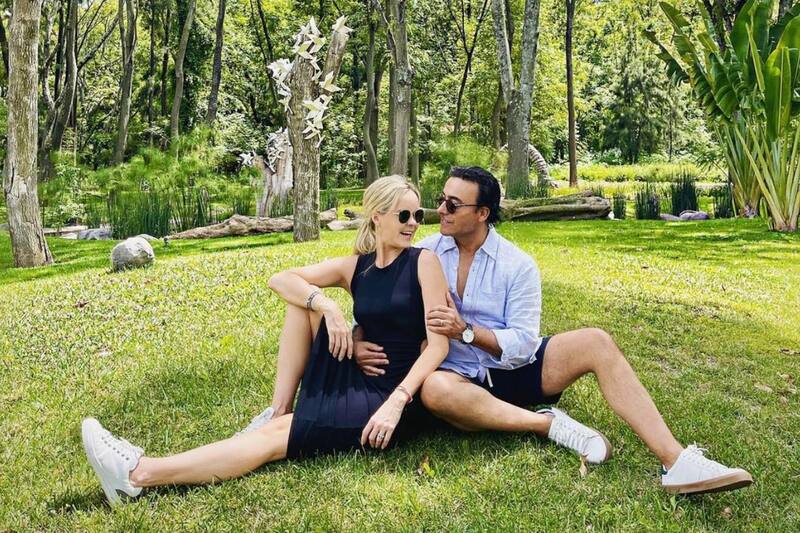 Adal Ramones y su esposa Karla de la Mora La pareja se ha convertido en padres y gritan su felicidad - Créditos: Archivo