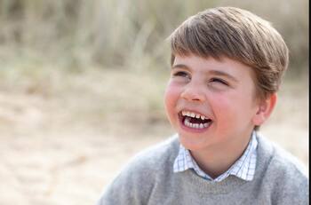 El secreto de la corbata que lució el príncipe Louis en el servicio de Pascua