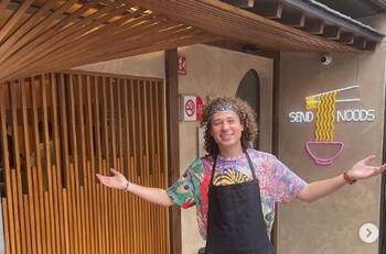 Luisito Comunica estrena restaurante japonés con baños inteligentes
