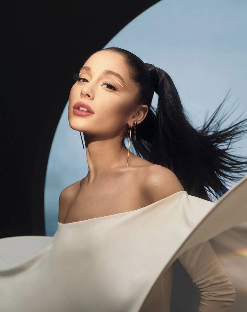 Ariana Grande se muestra sin maquillaje y sorprende cómo luce su pelo natural - Créditos: Instagram