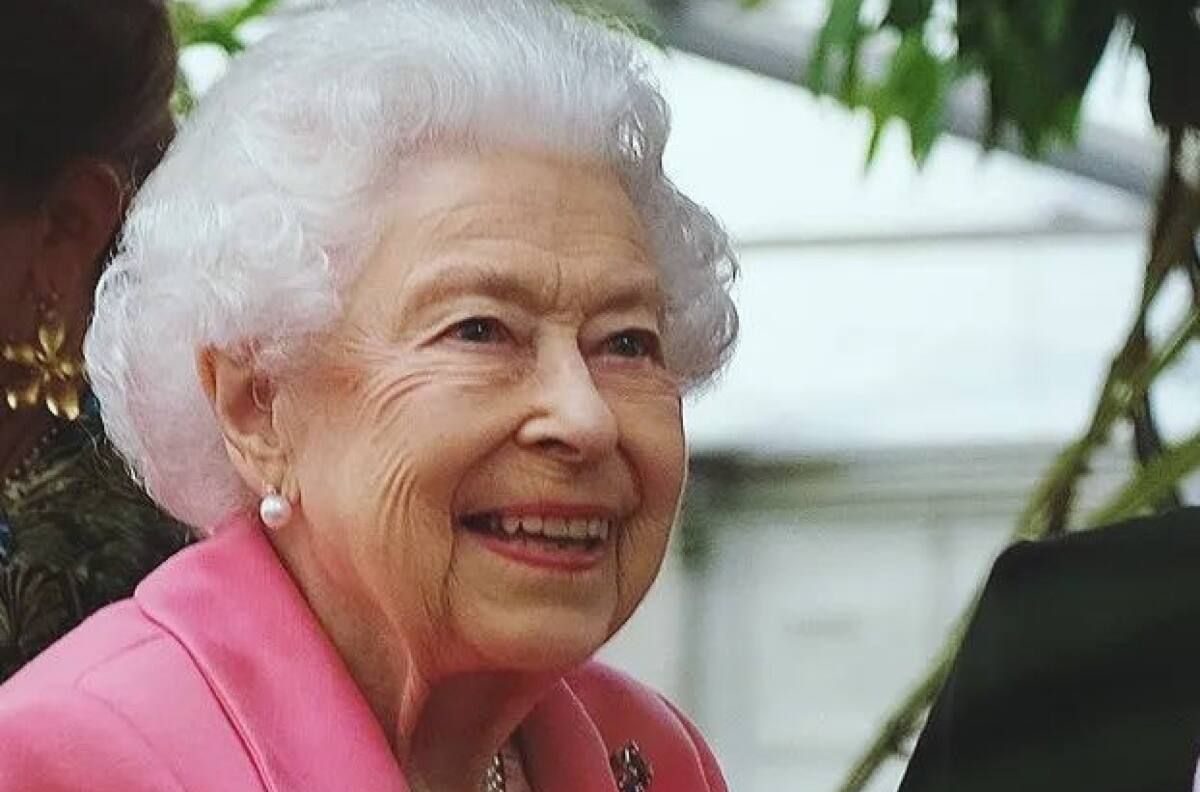 Reina Isabel: comparten una foto en la que se le ve en la primera fila de la Fashion Week de Londres