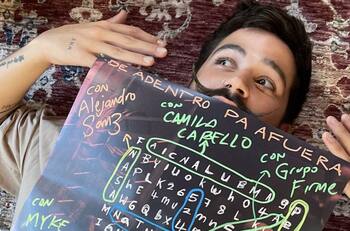 “De adentro pa afuera”: llegó el esperado álbum del artista, así reaccionó el cantante