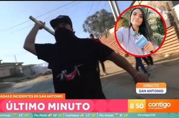 “¡Cuidado, Dani!”: Periodista de Chilevisión es increpada con palos y piedras en plena transmisión en vivo