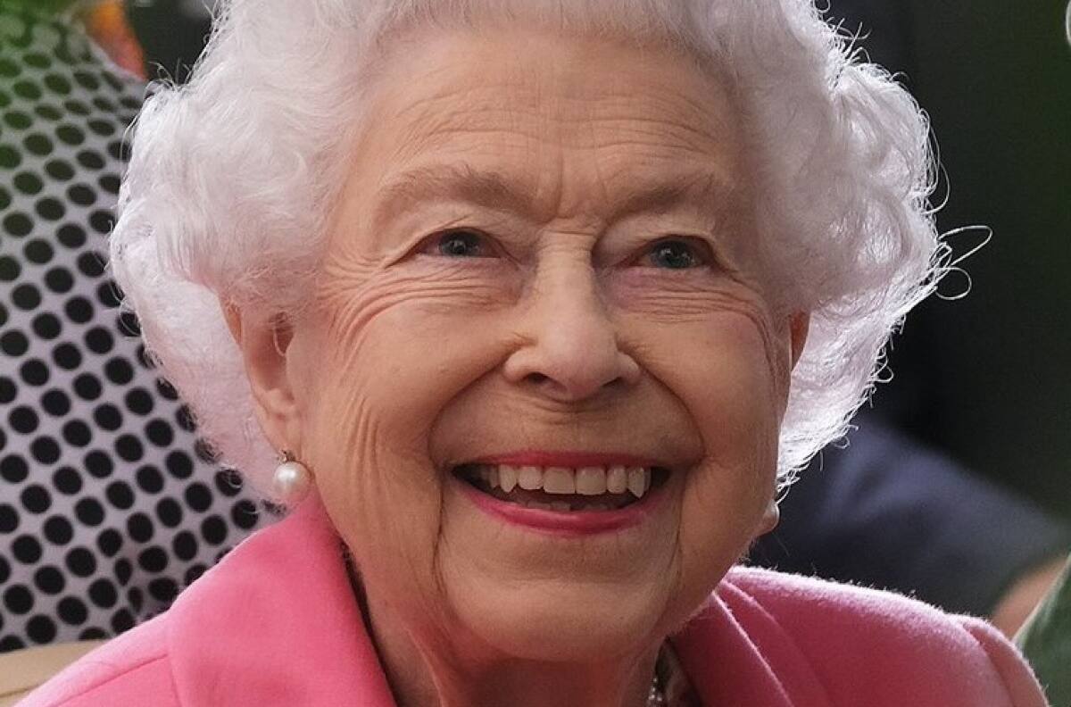 Documental mostrará imágenes inéditas de la reina Isabel: "Tal vez te sorprendas de que fuiste joven"