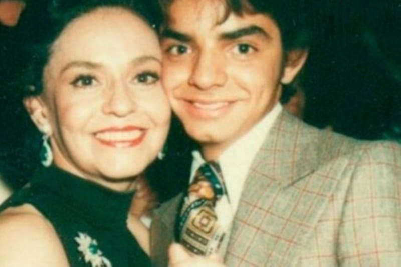 Eugenio Derbez y su hija recuerdan cantando a Silvia Derbez Eugenio Derbez y Silvia Derbez - Créditos: Instagram