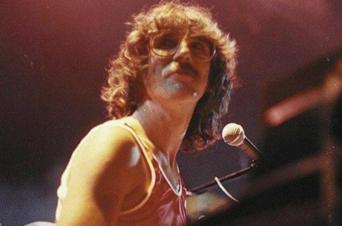 Diez temas por sus 70 años: Un breve repaso a la carrera de Charly García