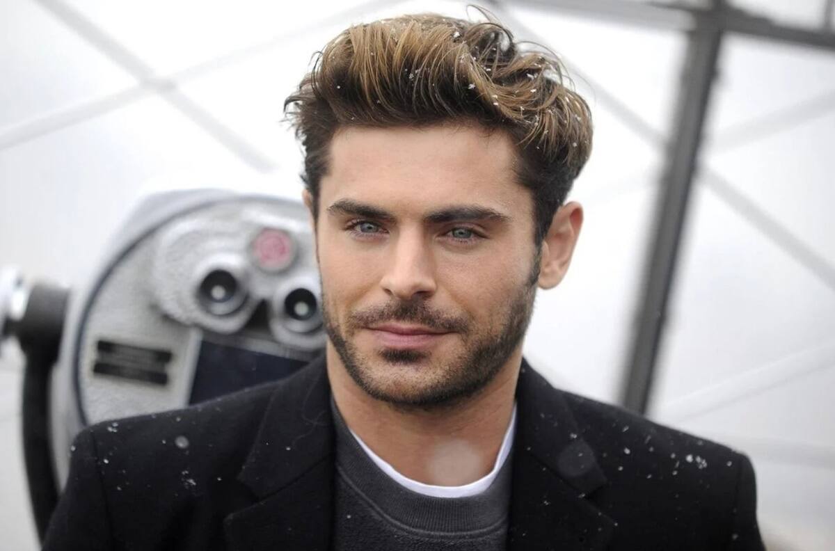 Zac Efron enloquece a los fans de "High School Musical" al posar en el sitio donde grabó la cinta