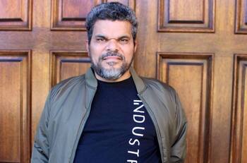 Luis Guzmán será el nuevo Homero Addams en la serie dirigida por Tim Burton