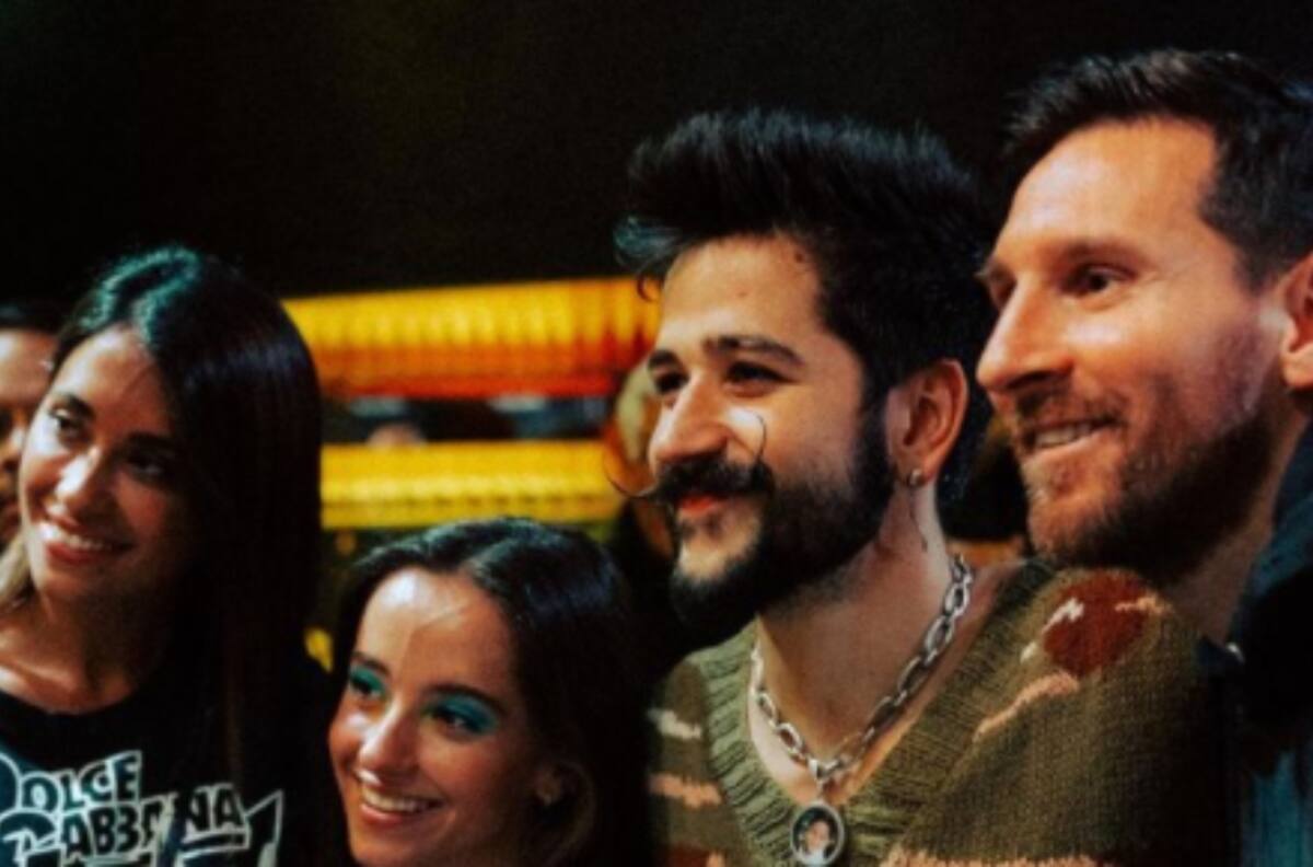 Desde Messi a Icardi: Camilo y Evaluna compartieron con el plantel del PSG en plena gira por Paris