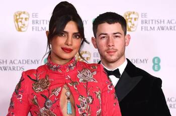 Priyanka Chopra y Nick Jonas todavía no le ponen nombre a su bebe