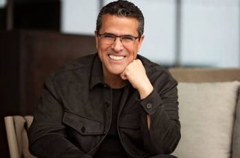 Marco Antonio Regil habla como nunca de su sexualidad y aclara finalmente si es gay