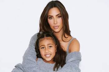 Kim Kardashian comparte adorables fotos con su hija North West en la boda de Kravis
