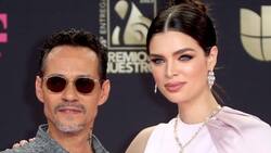 Nadia Ferreira luce su pancita de embarazo en la alfombra magenta de Premio Lo Nuestro 2023