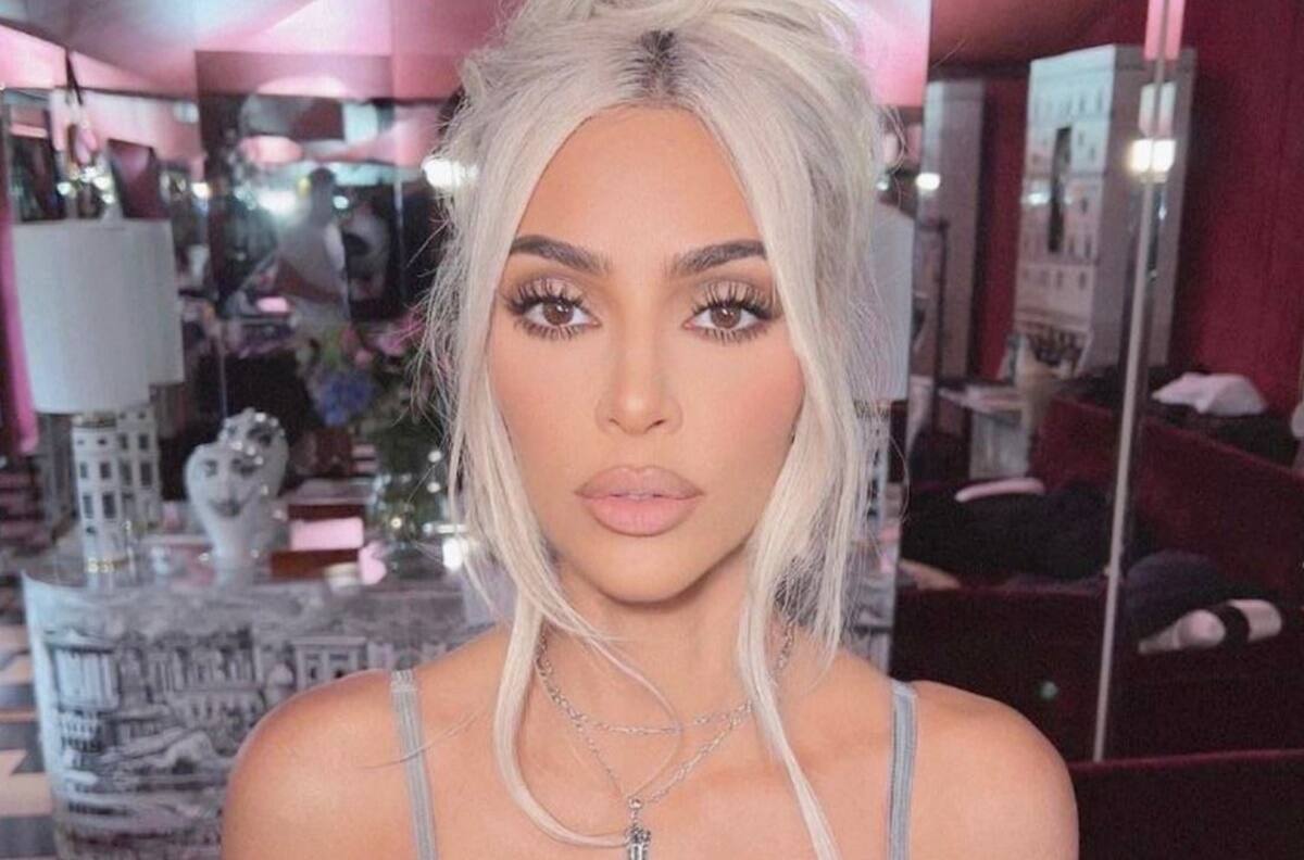 Kim Kardashian presume adorable sesión de fotos con sus hijas North y Chicago