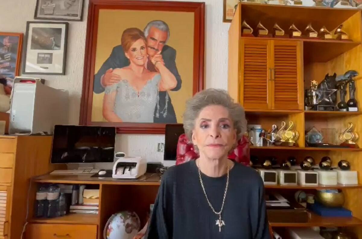 Doña Cuquita percibe la presencia de Vicente Fernández: "salgo y platico con él"