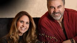 ¿Renació el romance?: El inesperado beso de Lucero a Manuel Mijares en pleno concierto