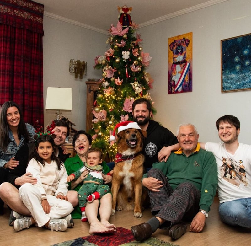 TiempoX te muestra distintas fotografías de famosos chileno celebrando esta festividad junto a sus seres queridos en sus mejores trajes.