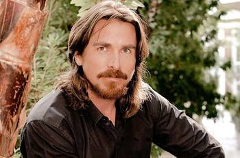 Christian Bale luce escalofriante como "Gorr", el villano de "Thor: Love and Thunder"