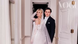 Brooklyn Beckham y Nicola Peltz se dejan ver de lo más enamorados disfrutando de un paseo