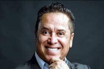 Destrozan a Mario Bezares por hacer parodia de la muerte de Paco Stanley