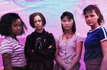 "Paper Girls" y otros estrenos que llegan a Amazon Prime Video esta semana