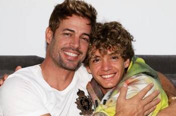 William Levy felicita a su hijo de 16  años con esta tierna foto y las redes se conmueven