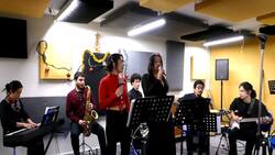 Navidad Band: Cómo contratar música en vivo para estas fiestas familiares