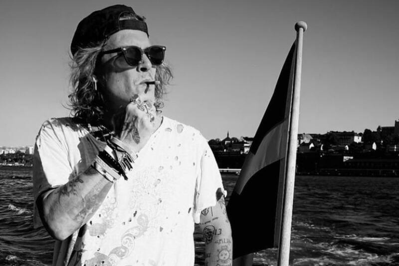 Johnny Deep El actor disfruta de la tranquilidad de su nuevo hogar y sus vecinos - Créditos: Instagram: @johnnydeep