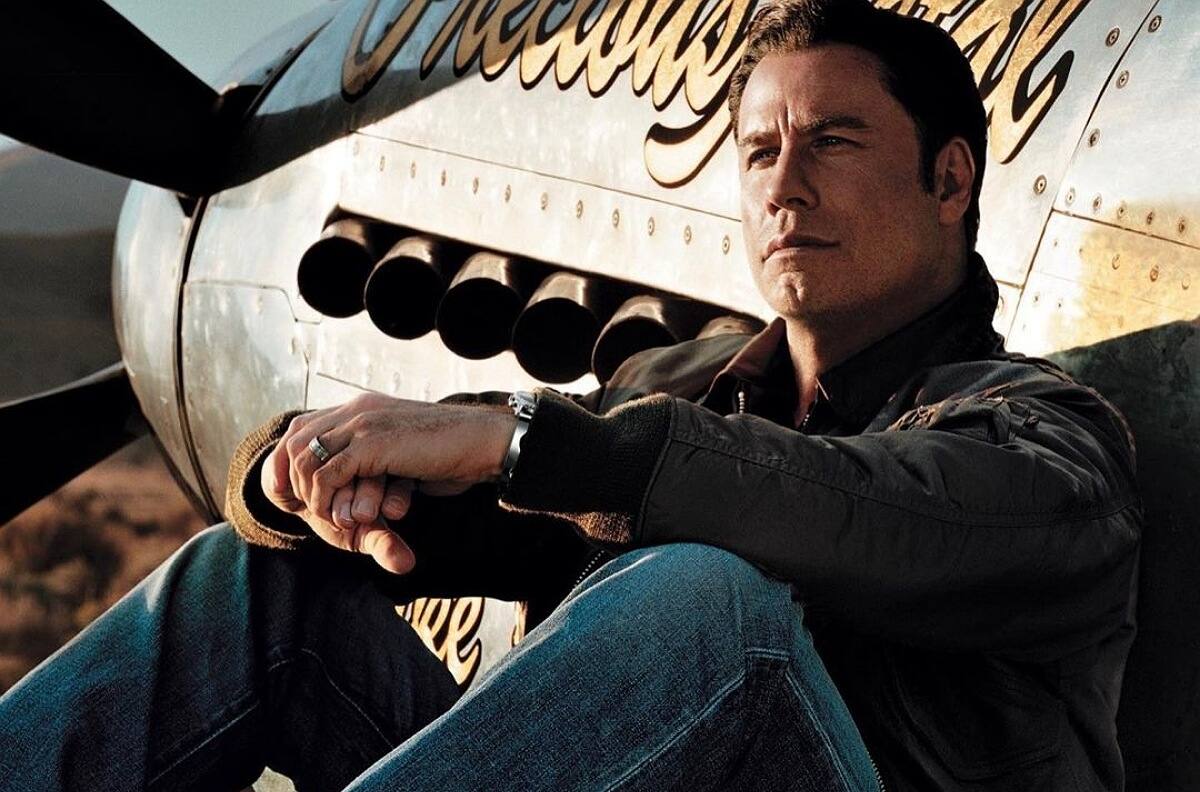 John Travolta presume su nueva licencia de piloto